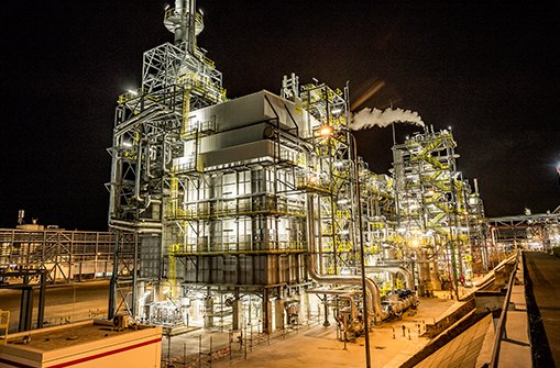 Blue hydrogen facility in the night