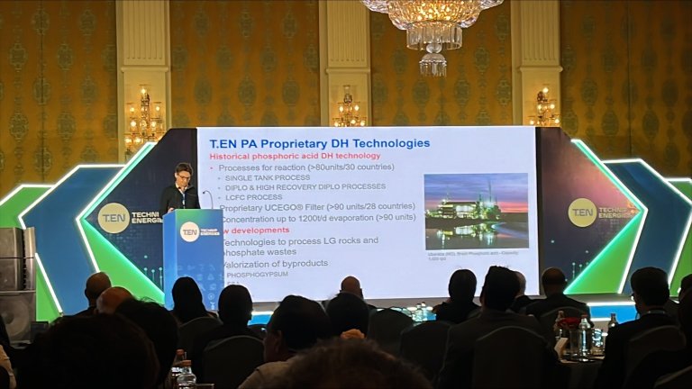 Technip employee presenting at the India Techno seminar
