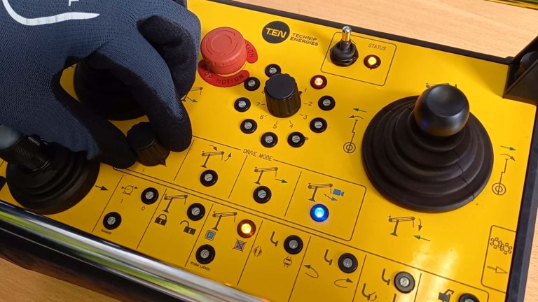 Loading arm control lever
