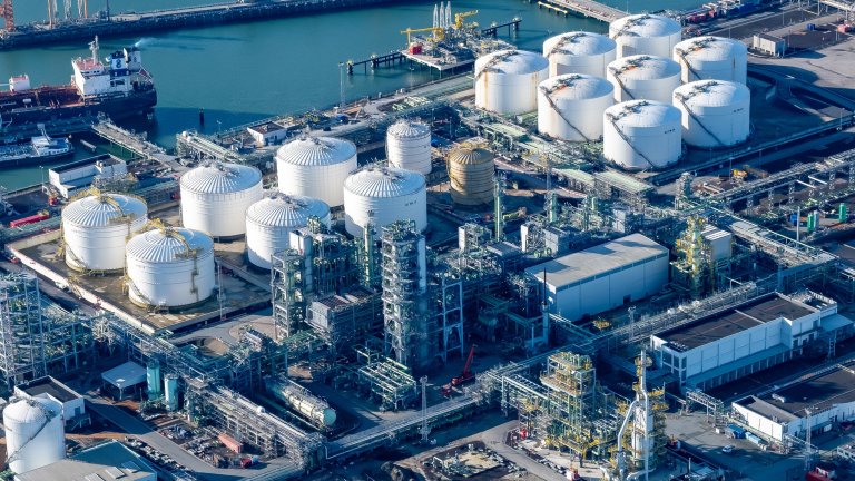 Vue aérienne de l'usine de biocarburants de Neste