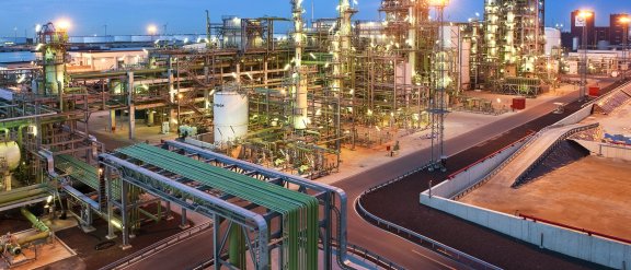 Vue aérienne de l'usine de biocarburants de Neste (NEXBTL)